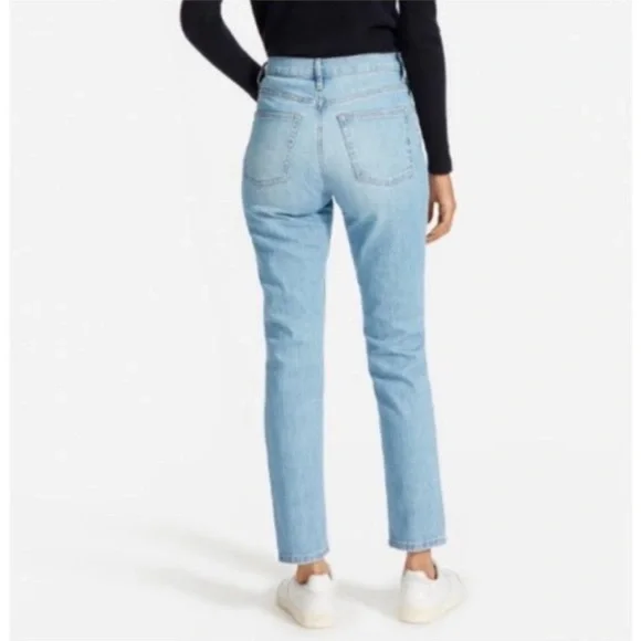 Everlane The Cheeky Jean in Sky Blue - Picture 7 of 12